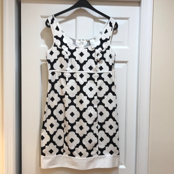 Dress - Picture 1 of 4